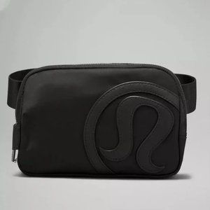 Lululemon "Limited Edition" Everywhere Belt Bag with Large Logo *RARE* Black
